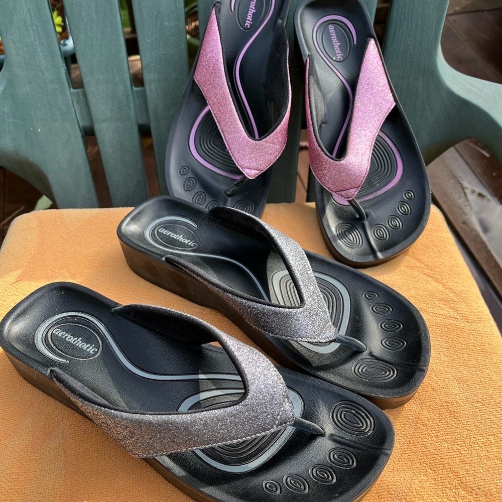 Aerothotic thong sandal bundle